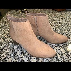 Size 8 booties FIT LIKE 9